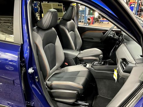 Used 2025 Subaru Forester Sport image 7