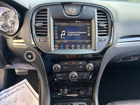 Used 2019 Chrysler 300 S RWD image 28