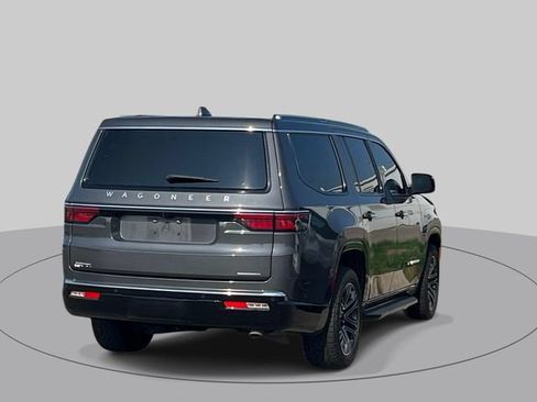 Used 2022 Jeep Wagoneer Series III w/ Flexible Seating Group AWD/4WD image 2