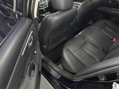 Used 2018 Nissan Altima 2.5 SL FWD image 12