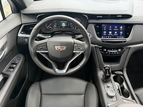 Used 2023 Cadillac XT6 Luxury FWD image 16