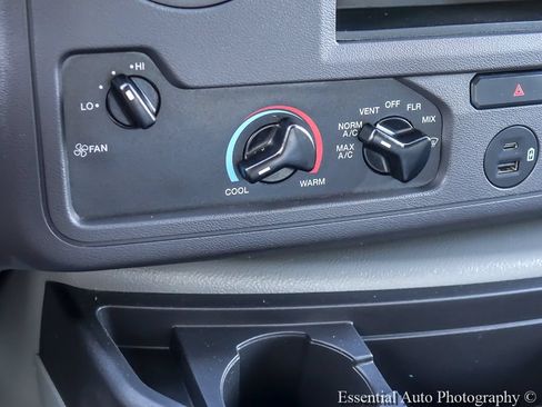 Used 2025 Ford E-450 and Econoline 450 Super Duty w/ Power Equipment Group RWD image 15