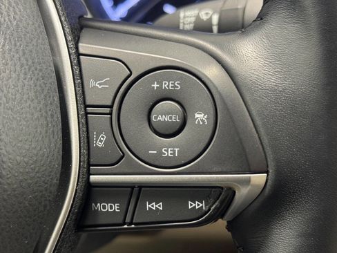 Used 2022 Toyota Camry XLE image 27