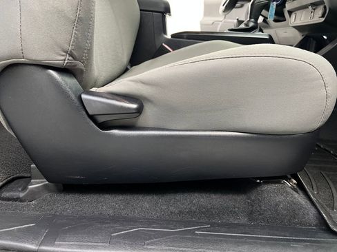 Used 2016 Toyota Tacoma SR RWD image 18