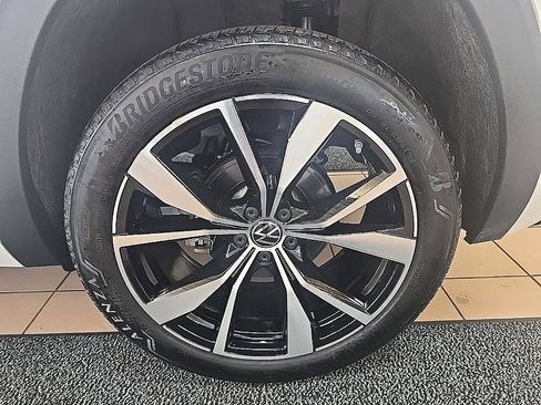 Used 2024 Volkswagen Atlas Cross Sport SEL Premium R-Line AWD/4WD image 46