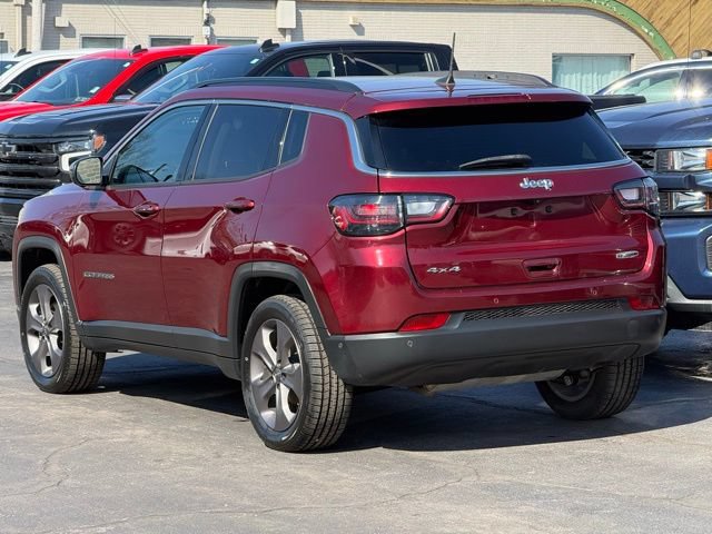 Used 2022 Jeep Compass Latitude w/ Sun and Sound Group AWD/4WD image 5