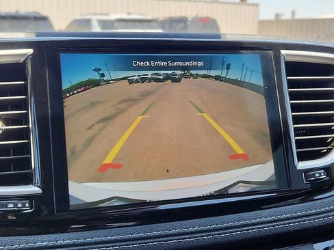 Used 2024 Chrysler Pacifica Limited FWD image 14
