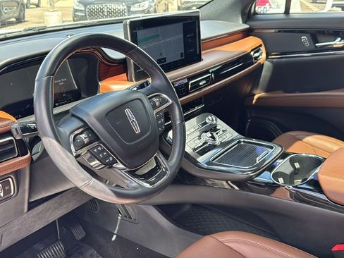 Used 2022 Lincoln Nautilus Reserve AWD/4WD image 18
