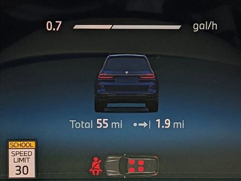 Used 2025 BMW X7 M60i image 10