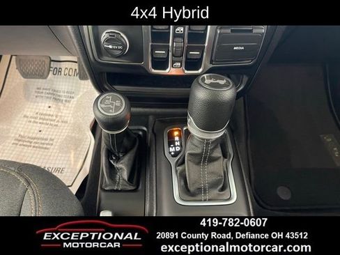 Used 2025 Jeep Wrangler Unlimited Sahara AWD/4WD image 44