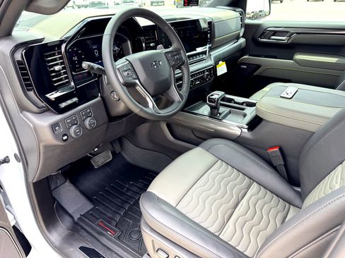 New 2026 Chevrolet Silverado 1500 ZR2 w/ Dark Appearance Package AWD/4WD image 20