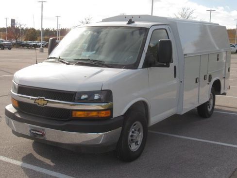 New 2025 Chevrolet Express 3500 w/ Power Convenience Package image 8