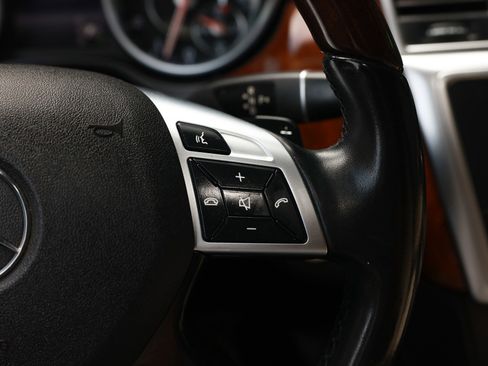 Used 2015 Mercedes-Benz GL 63 AMG 4MATIC image 41