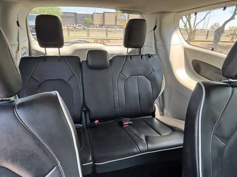 Used 2022 Chrysler Pacifica Limited w/ Uconnect Theater Family Group AWD/4WD image 31