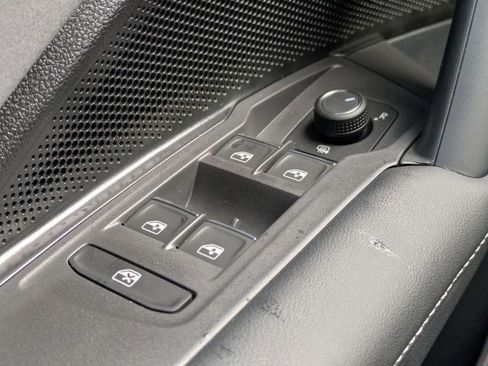 New 2026 Volkswagen Tiguan SE R-Line FWD image 31
