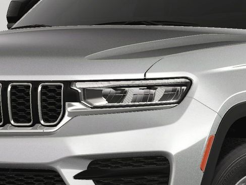 New 2025 Jeep Grand Cherokee image 13