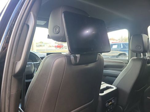 Used 2021 Chevrolet Suburban Z71 w/ Rear Media and Nav Package image 9