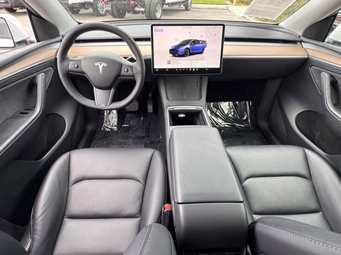 Used 2023 Tesla Model Y Long Range image 30