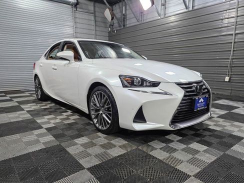 Used 2018 Lexus IS 300 w/ Comfort Package image 3