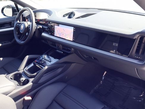 New 2026 Porsche Cayenne Coupe image 25