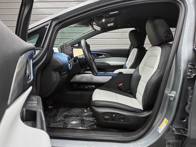 Used 2025 Chevrolet Equinox EV LT w/ Convenience Package II FWD image 14
