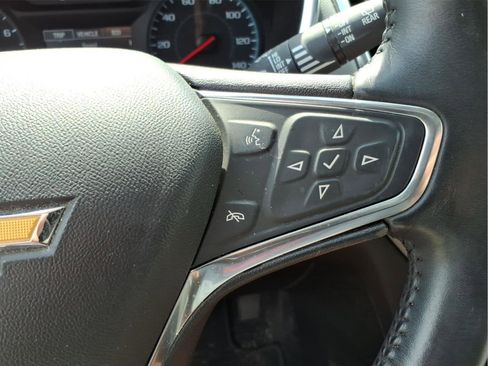 Used 2018 Chevrolet Equinox LT FWD image 19
