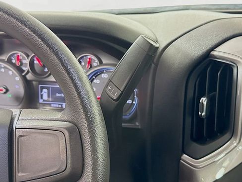 Used 2019 Chevrolet Silverado 1500 Custom Trail Boss w/ Custom Convenience Package AWD/4WD image 18