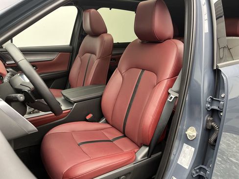 Certified 2025 MAZDA CX-70 Plug-In Hybrid w/ Premium Plus image 10