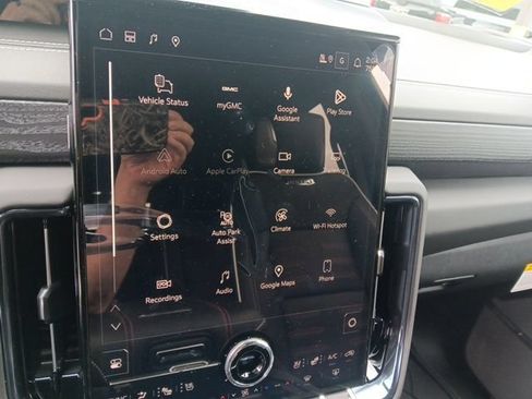 New 2026 GMC Yukon AT4 Ultimate w/ LPO, Floor Liner Package AWD/4WD image 14