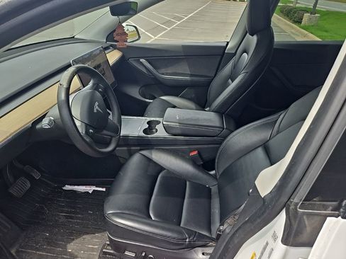 Used 2022 Tesla Model Y Long Range AWD/4WD image 5