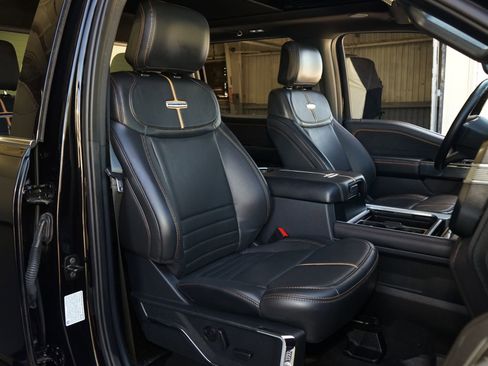 Used 2024 Ford F250 Platinum image 12