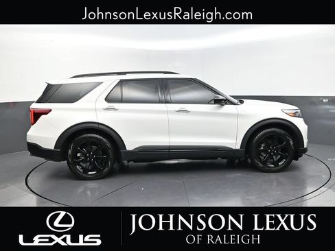Used 2024 Ford Explorer ST-Line w/ Class IV Trailer Tow Package RWD image 6