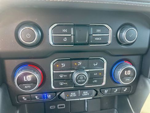 Used 2023 Chevrolet Tahoe High Country AWD/4WD image 23