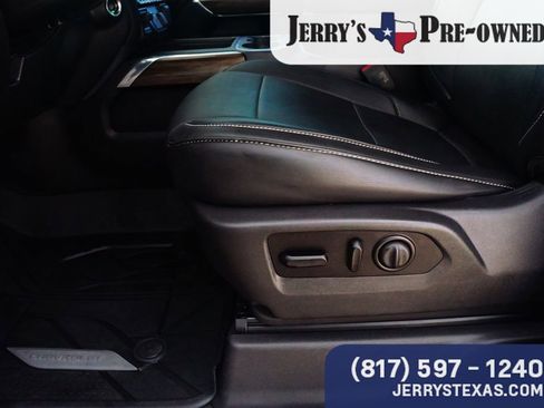 Used 2020 Chevrolet Silverado 1500 RST w/ Texas Edition AWD/4WD image 18