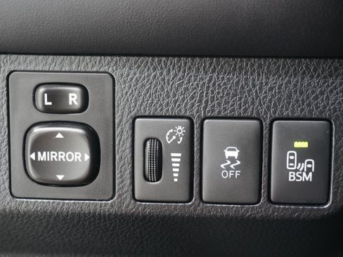 Used 2013 Toyota RAV4 Limited FWD image 25