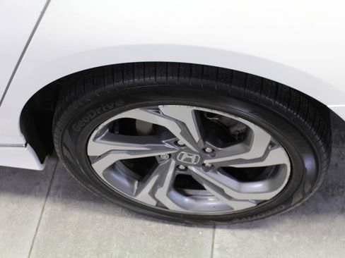 Used 2018 Honda Accord EX image 30