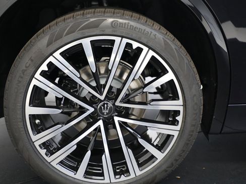 New 2025 Maserati Grecale Modena image 26