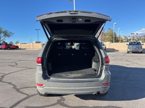 Used 2022 Jeep Grand Cherokee Laredo X image 14