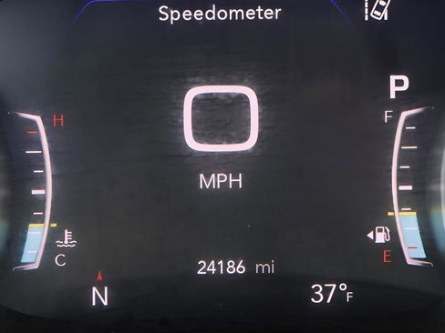 Used 2025 Chrysler Pacifica Select image 13