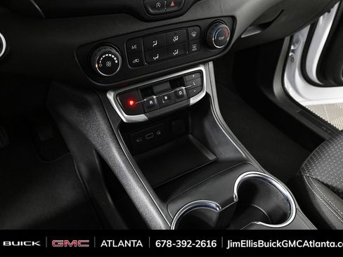 Certified 2024 GMC Terrain SLE image 17