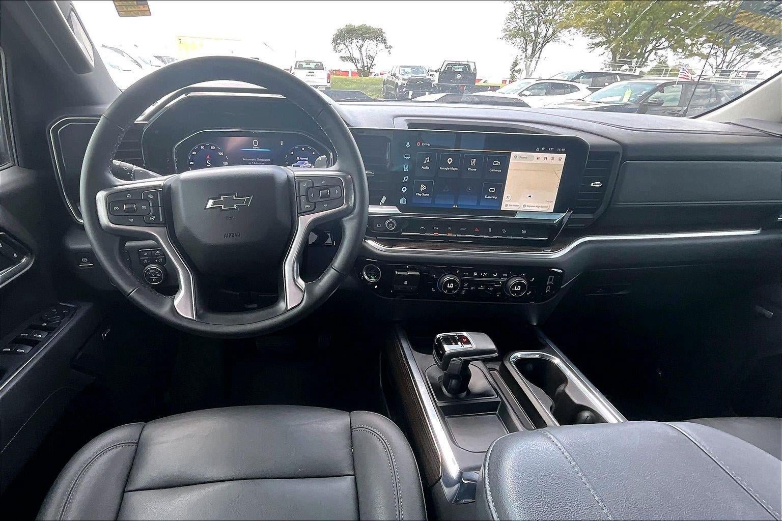 Used 2025 Chevrolet Silverado 1500 LT Trail Boss w/ LT Trail Boss Premium Package AWD/4WD image 16