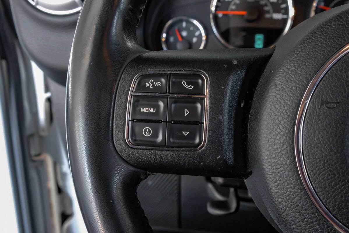 Used 2016 Jeep Wrangler Unlimited Sahara w/ Connectivity Group AWD/4WD image 16