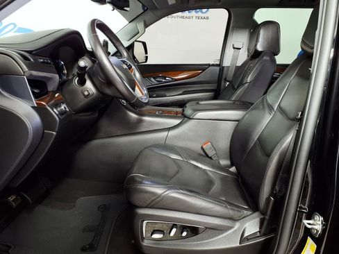 Used 2020 Cadillac Escalade Luxury RWD image 7
