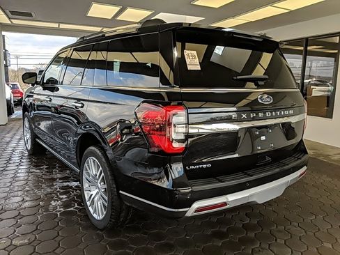 Used 2023 Ford Expedition Limited image 8