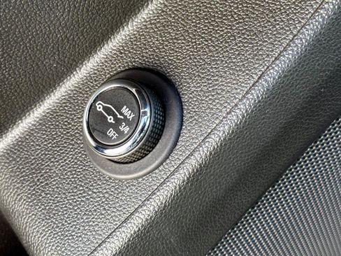 Certified 2023 Chevrolet Traverse LT image 13