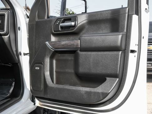 Used 2020 Chevrolet Silverado 2500 LTZ w/ LTZ Premium Package image 51