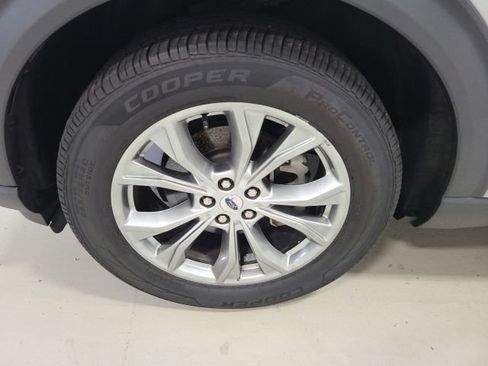 Used 2021 Ford Explorer XLT w/ Equipment Group 202A AWD/4WD image 38