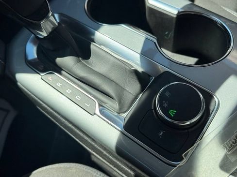 Used 2025 Chevrolet Blazer LT FWD image 19