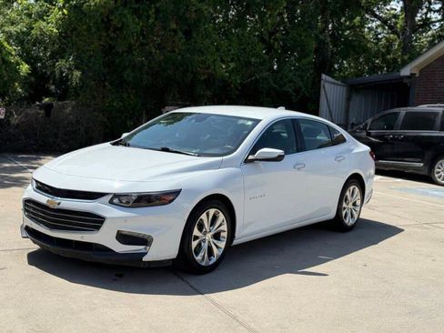 Used 2017 Chevrolet Malibu Premier w/ Driver Confidence Package image 2