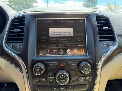 Used 2015 Jeep Grand Cherokee Limited w/ Luxury Group II AWD/4WD image 26